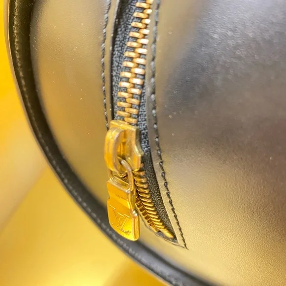 VINTAGE LOUIS VUITTON EPI LEATHER SOUFFLOT SATCHEL - Picture 2 of 8